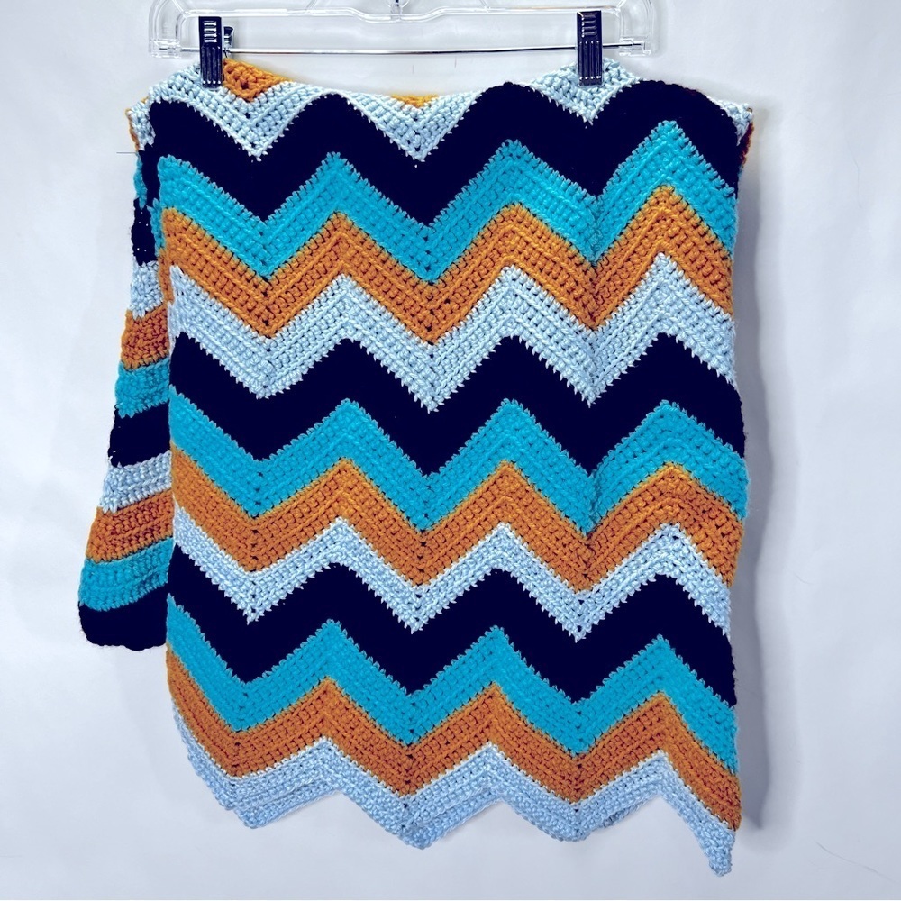 Handmade Knit Vintage Retro Style Chevron Throw 37”